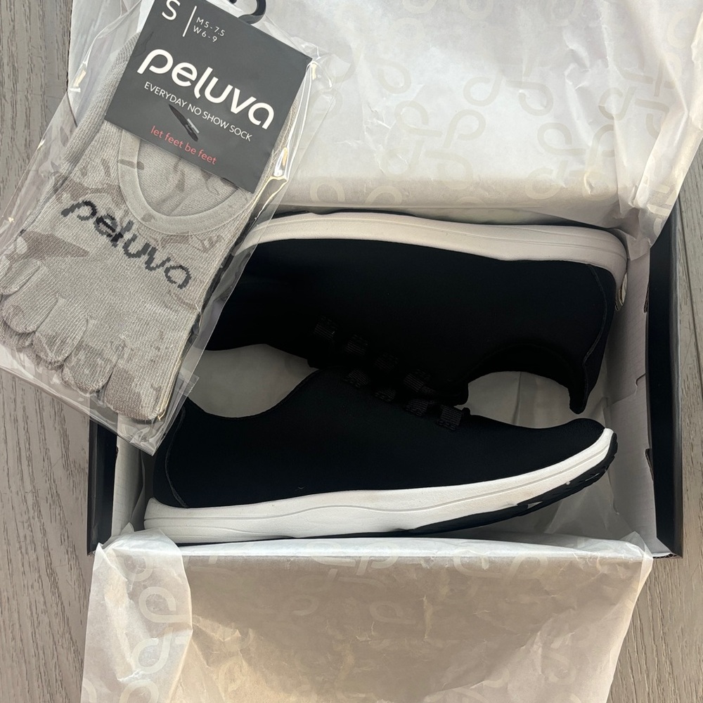 Peluva Black and White Athletic Shoes